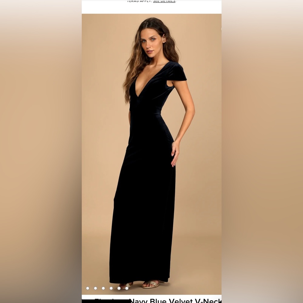 NWT!! Elegant Navy Velvet V-neck Dress from Lulu’s